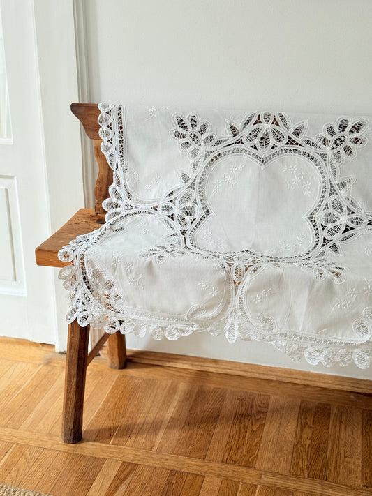 Irina , față de masă dantelată, 80X80 cm