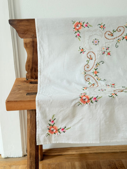 Mina, față de masă, 83 X 83 cm