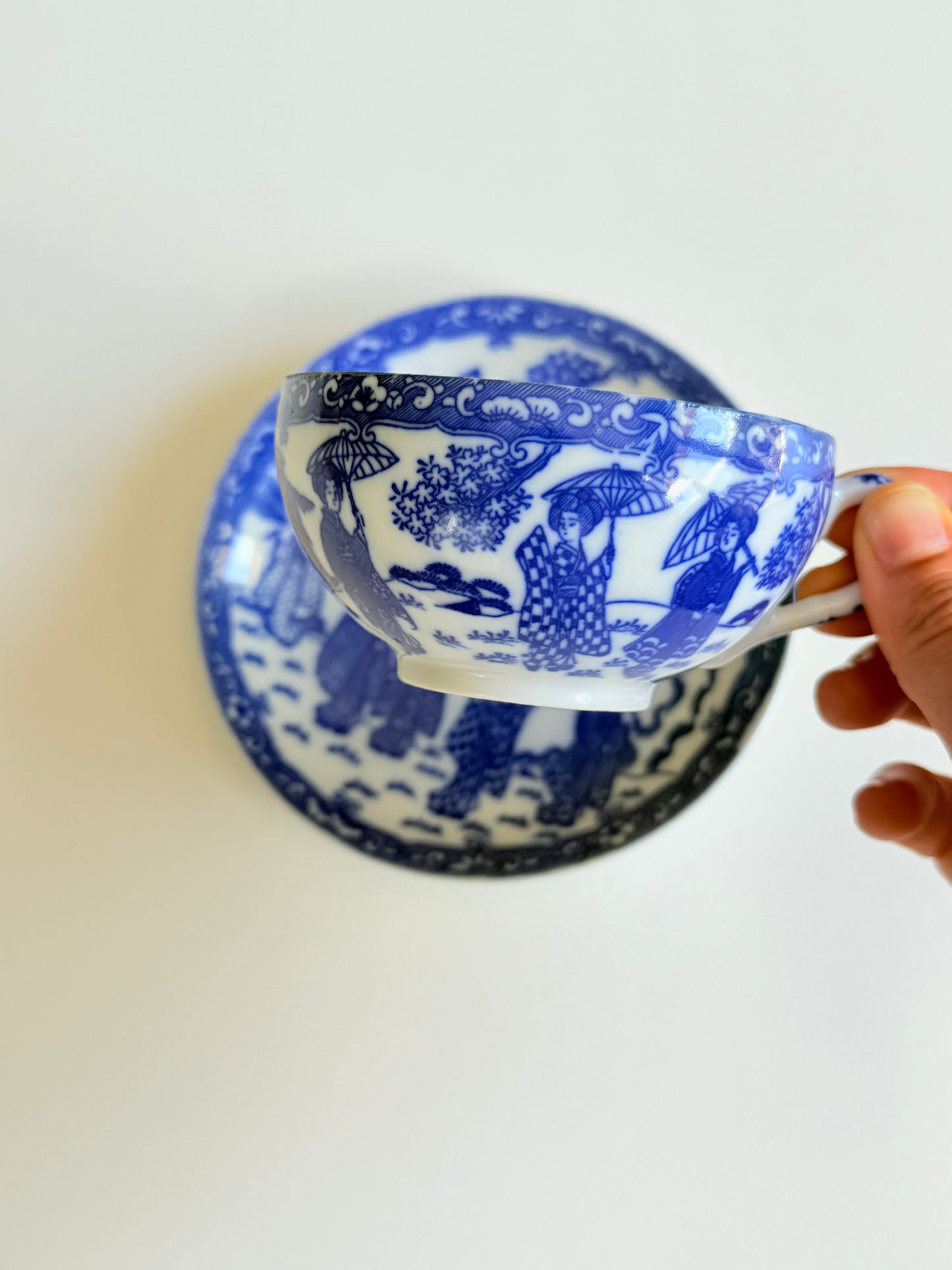 Ceașcă cu gheișe, blue China