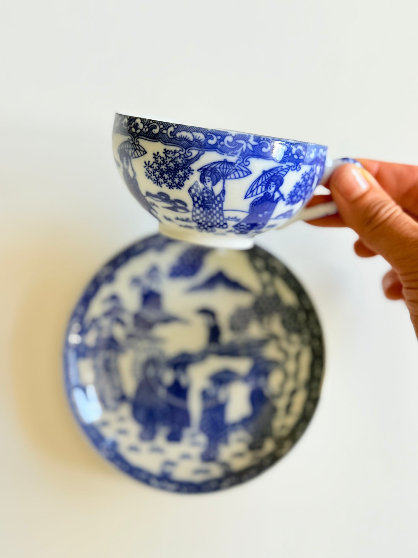 Ceașcă cu gheișe, blue China