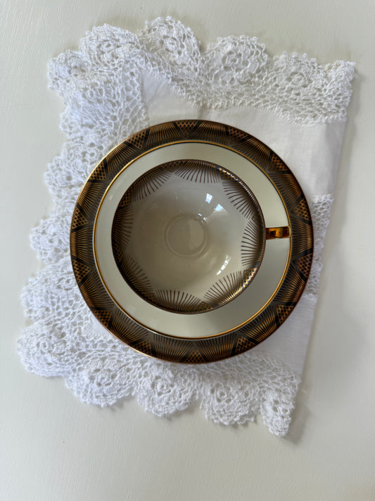 Set mic dejun cu auriu și maro