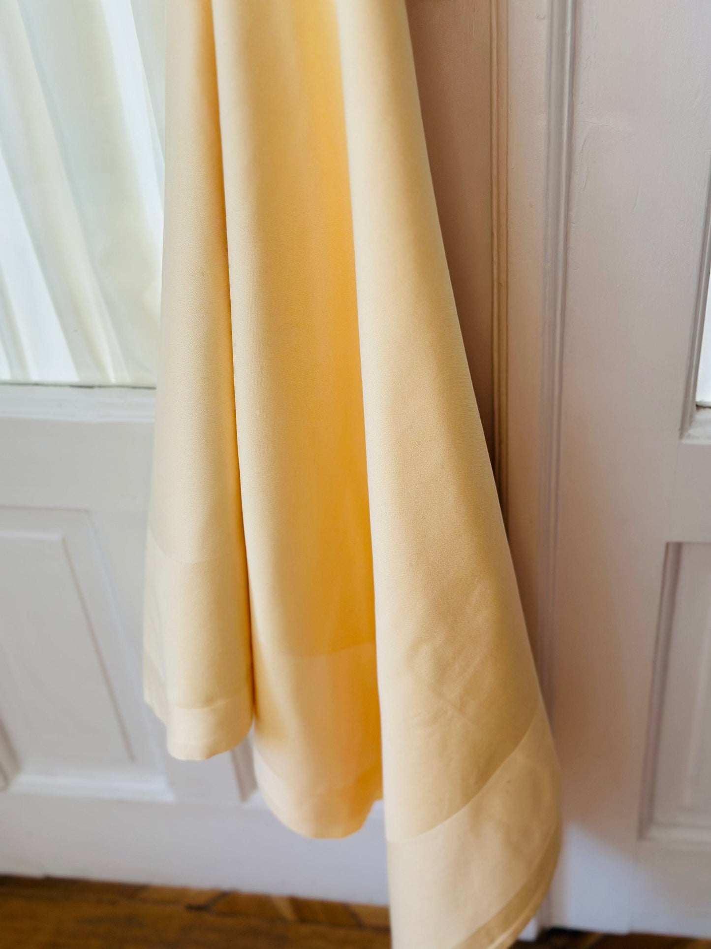 Un soare, față de masă 137 X 130 cm