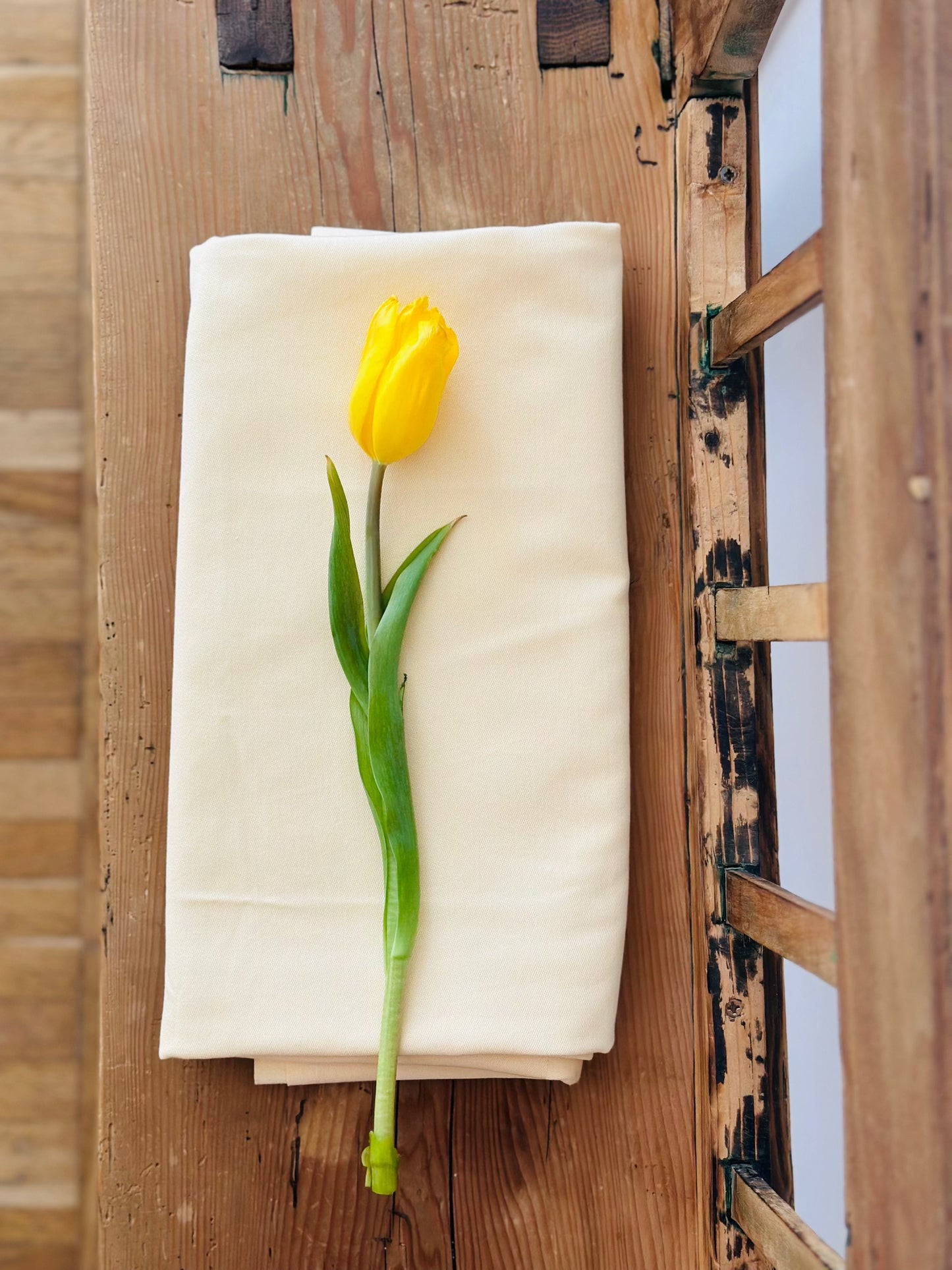 Un soare, față de masă 137 X 130 cm