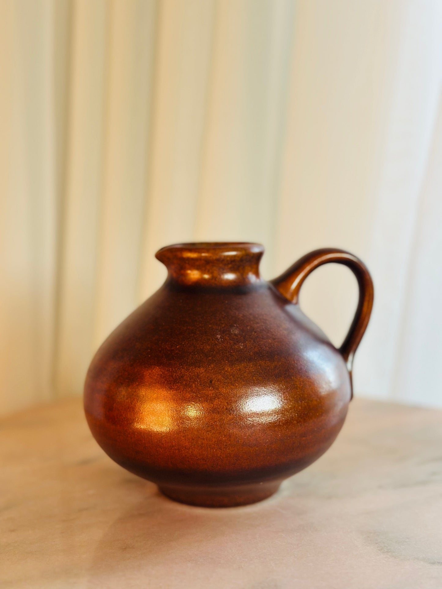 Urcior din ceramică grăsuț