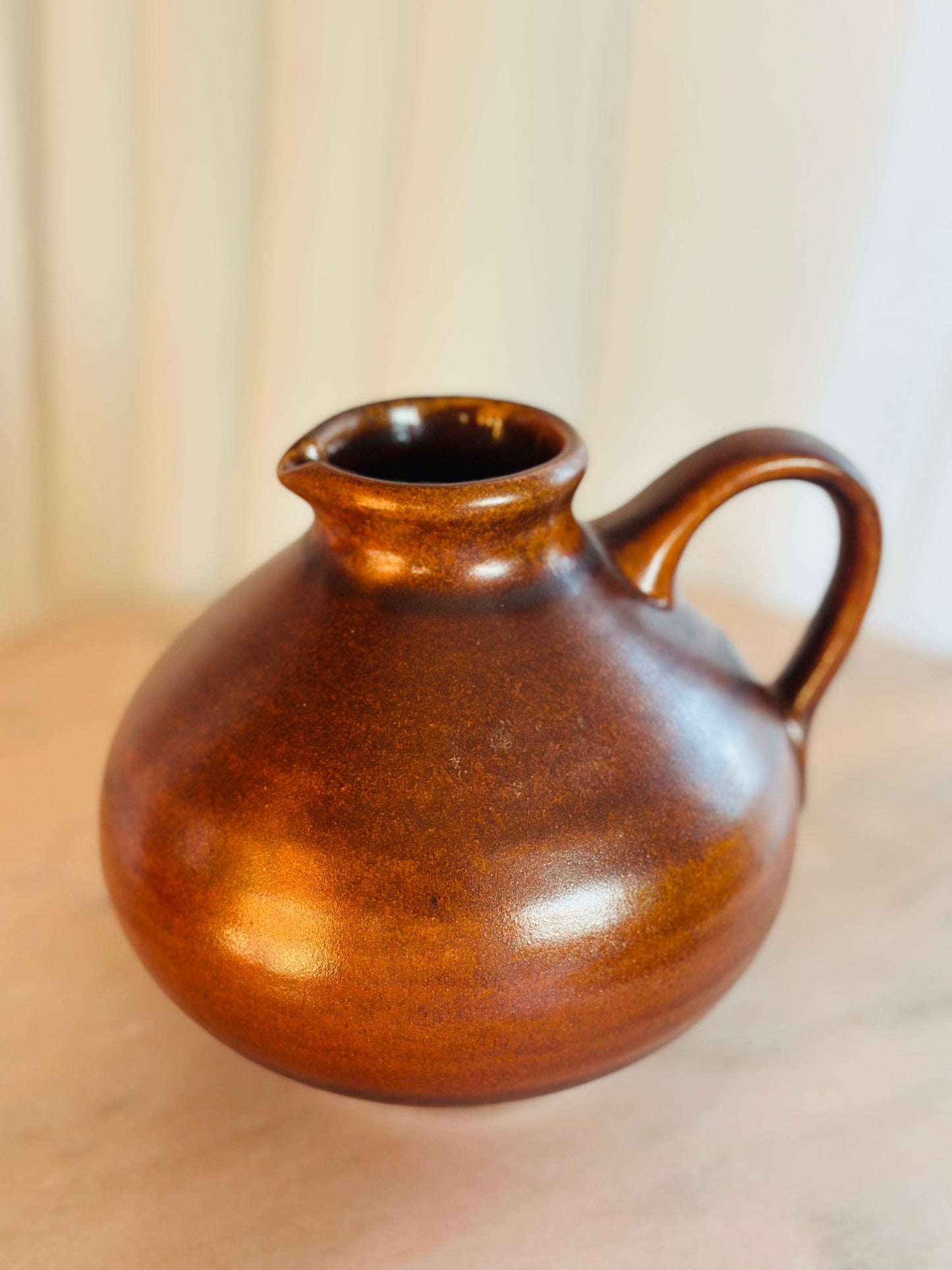 Urcior din ceramică grăsuț