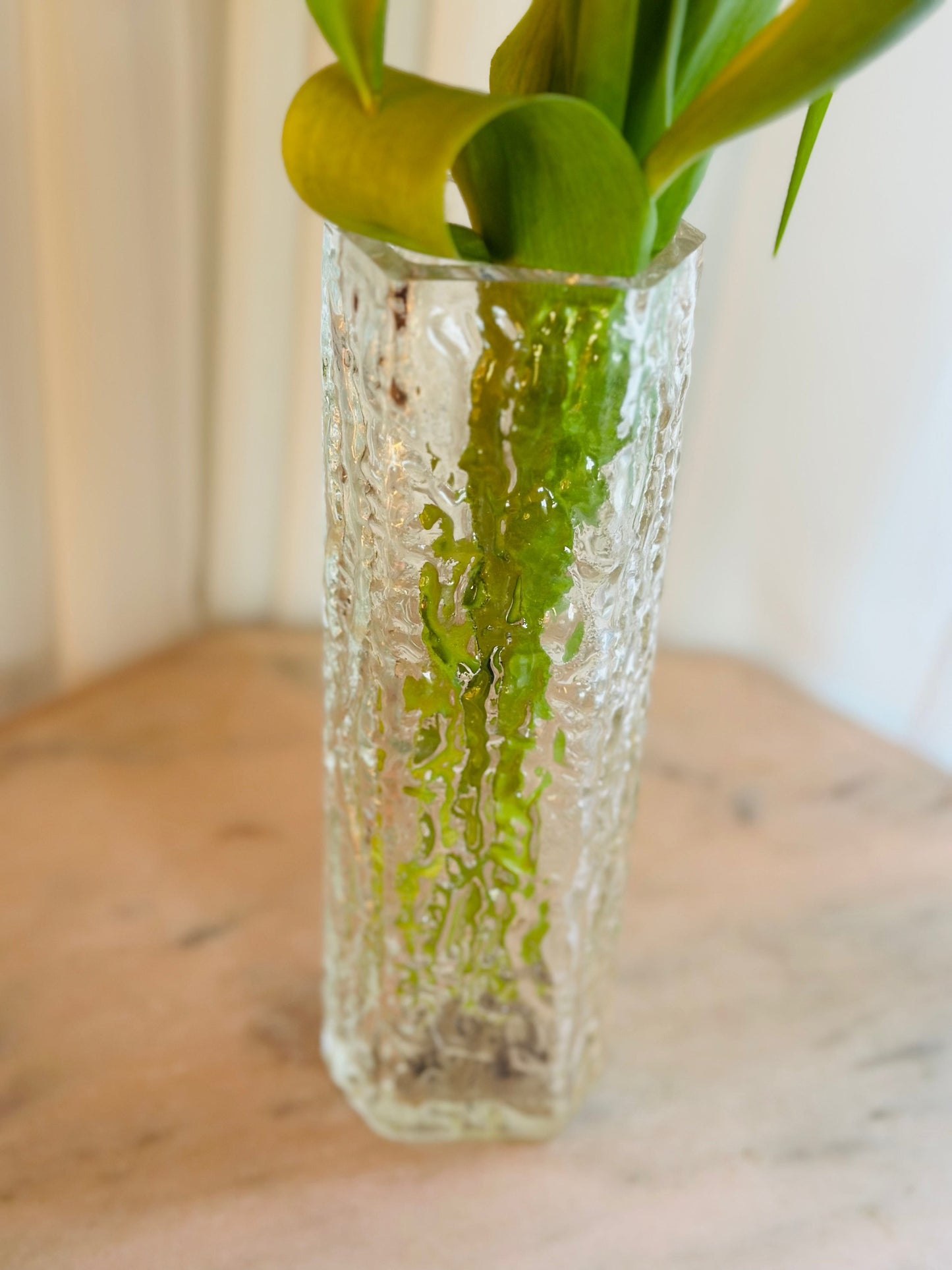 Vază hexagonală de sticlă