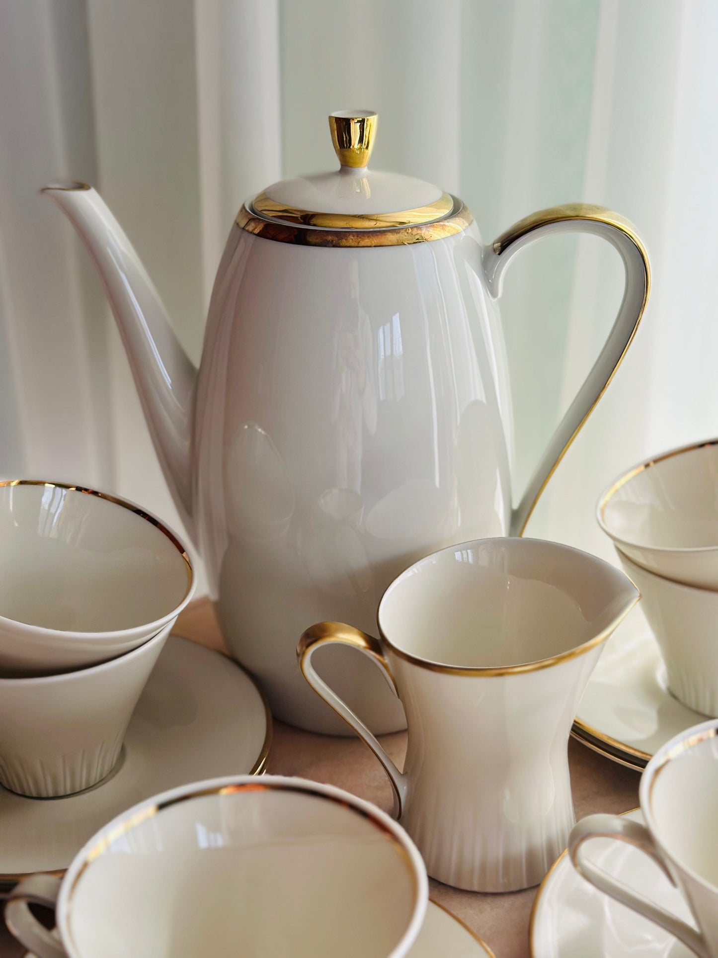 Set ceai/cafea crem cu auriu, art-deco, 6 persoane