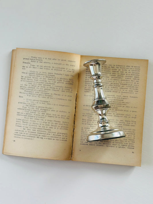 Sfeșnic cu poveste, 15 cm înălțime