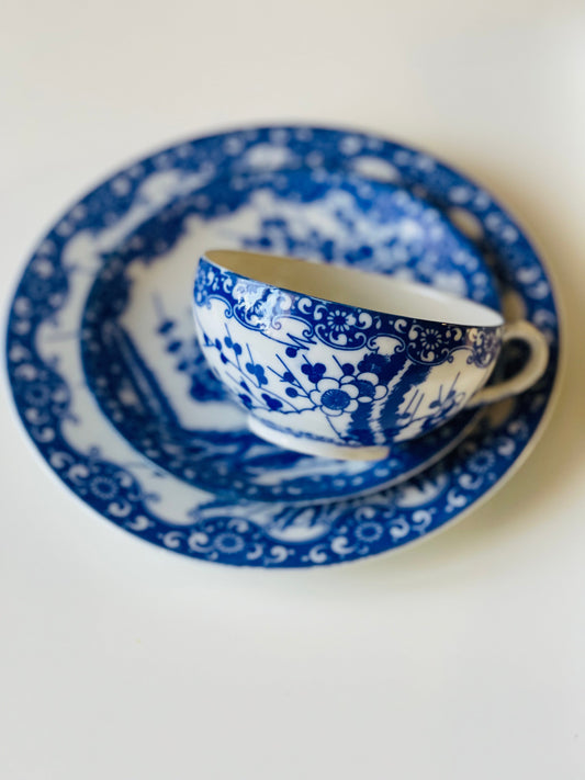 Albastru cu cireși înfloriți - set mic dejun coajă de ou