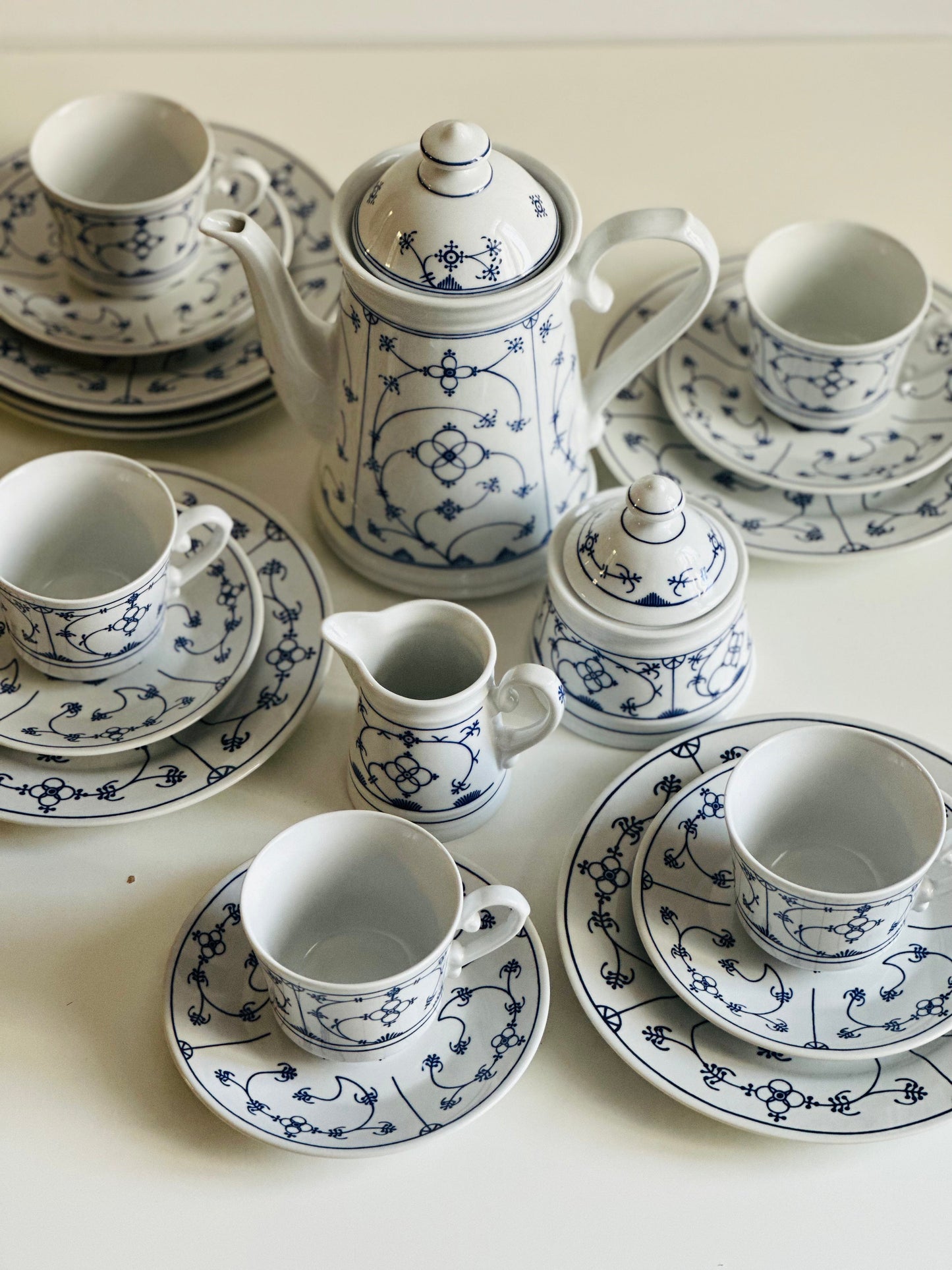 Albastru și geometrie, set de ceai/cafea