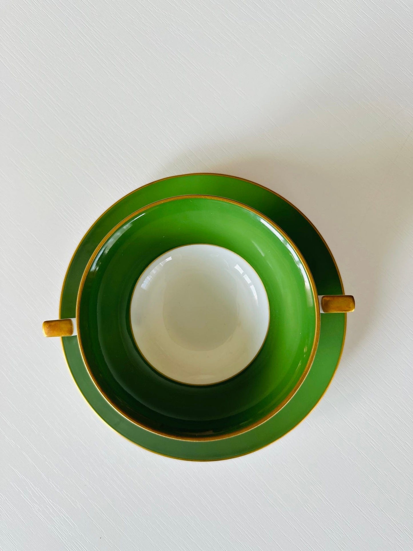 Ceașcă alb cu verde cu urechi, model art-deco