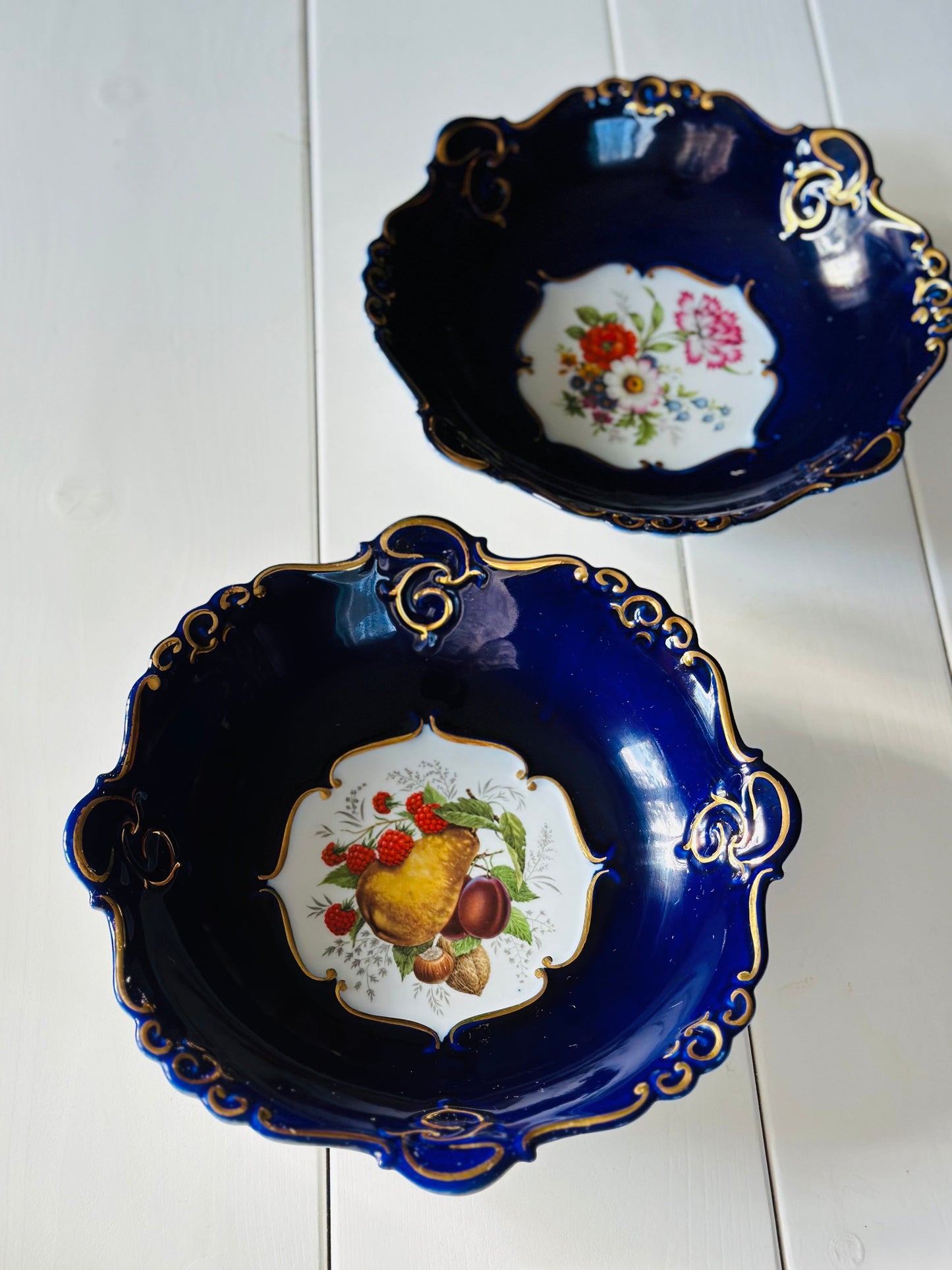 Set 2 boluri cobalt pictate manual