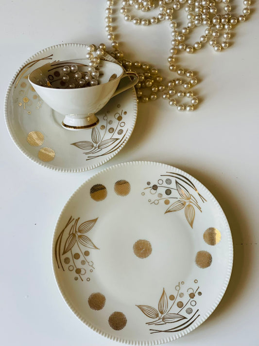 Set mic dejun ivoire cu detalii aurii