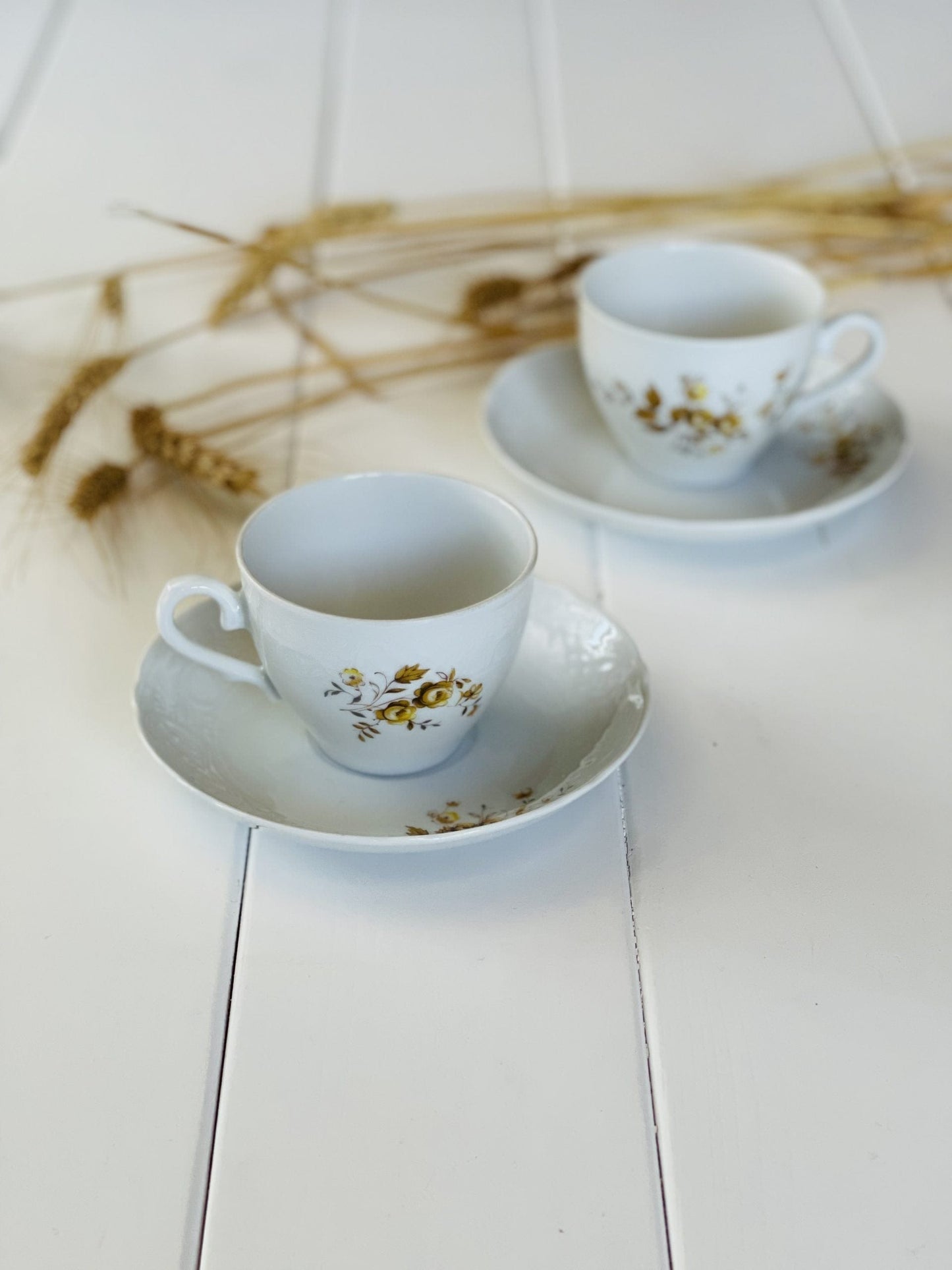 Galben pai și cafea cu lapte