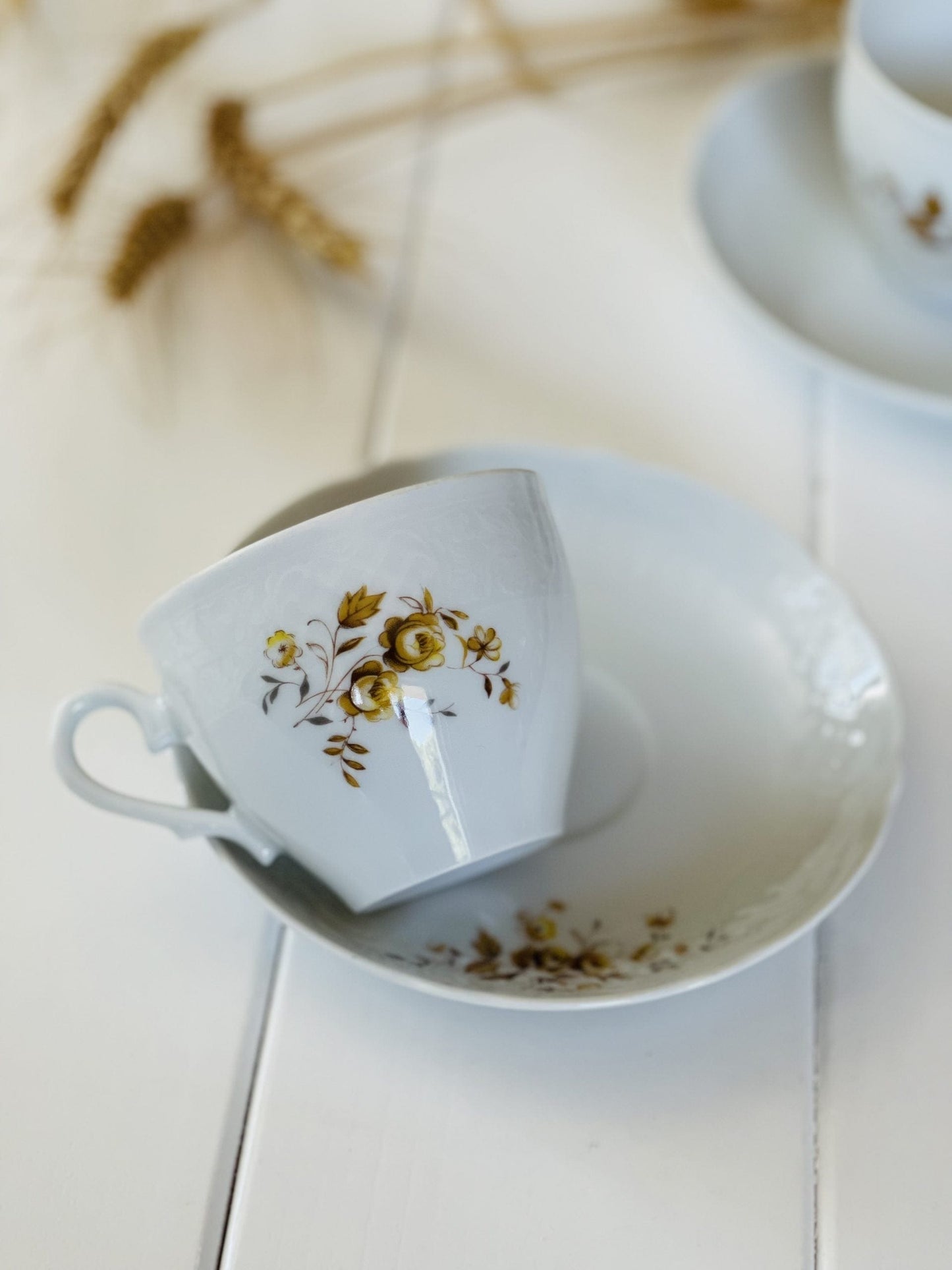 Galben pai și cafea cu lapte