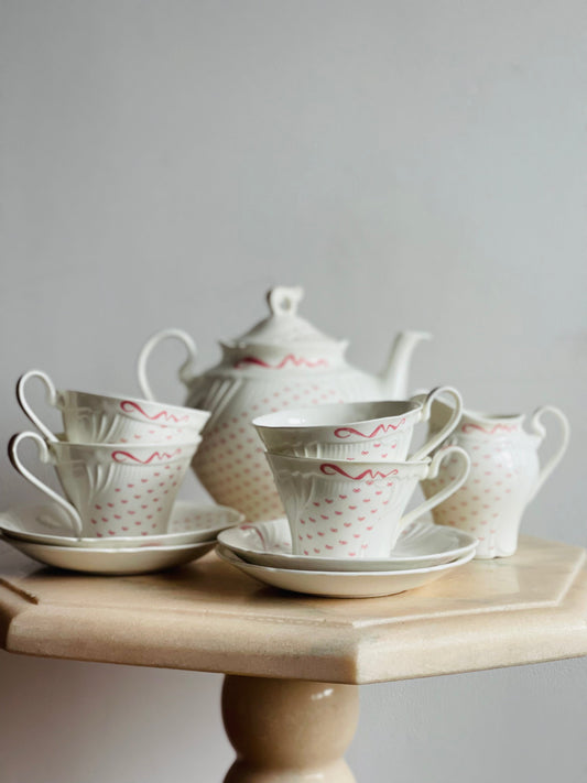 Set de ceai din Frumoasa și Bestia