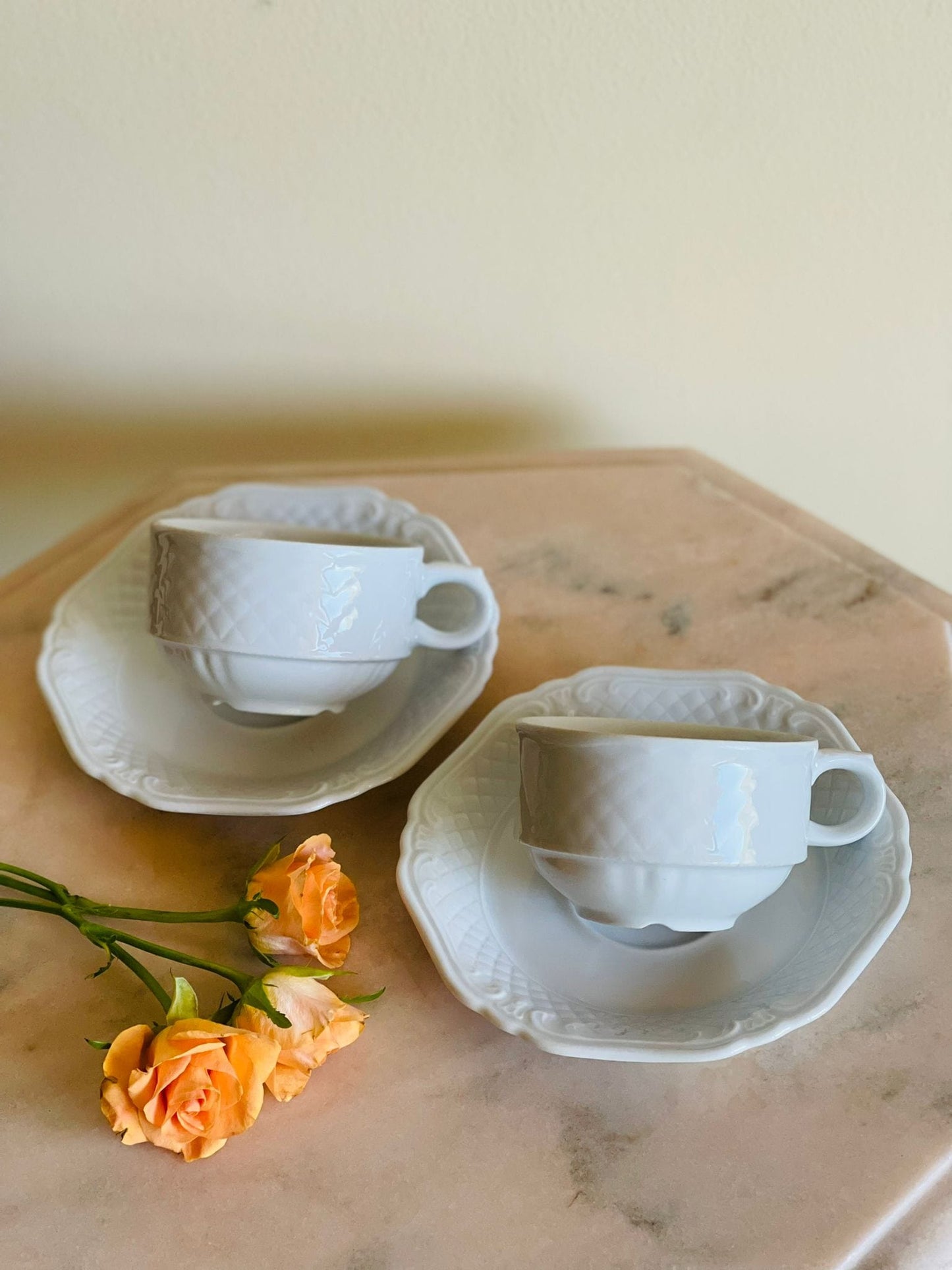 Cafea cu lapte de un alb imaculat, set pentru 2 persoane