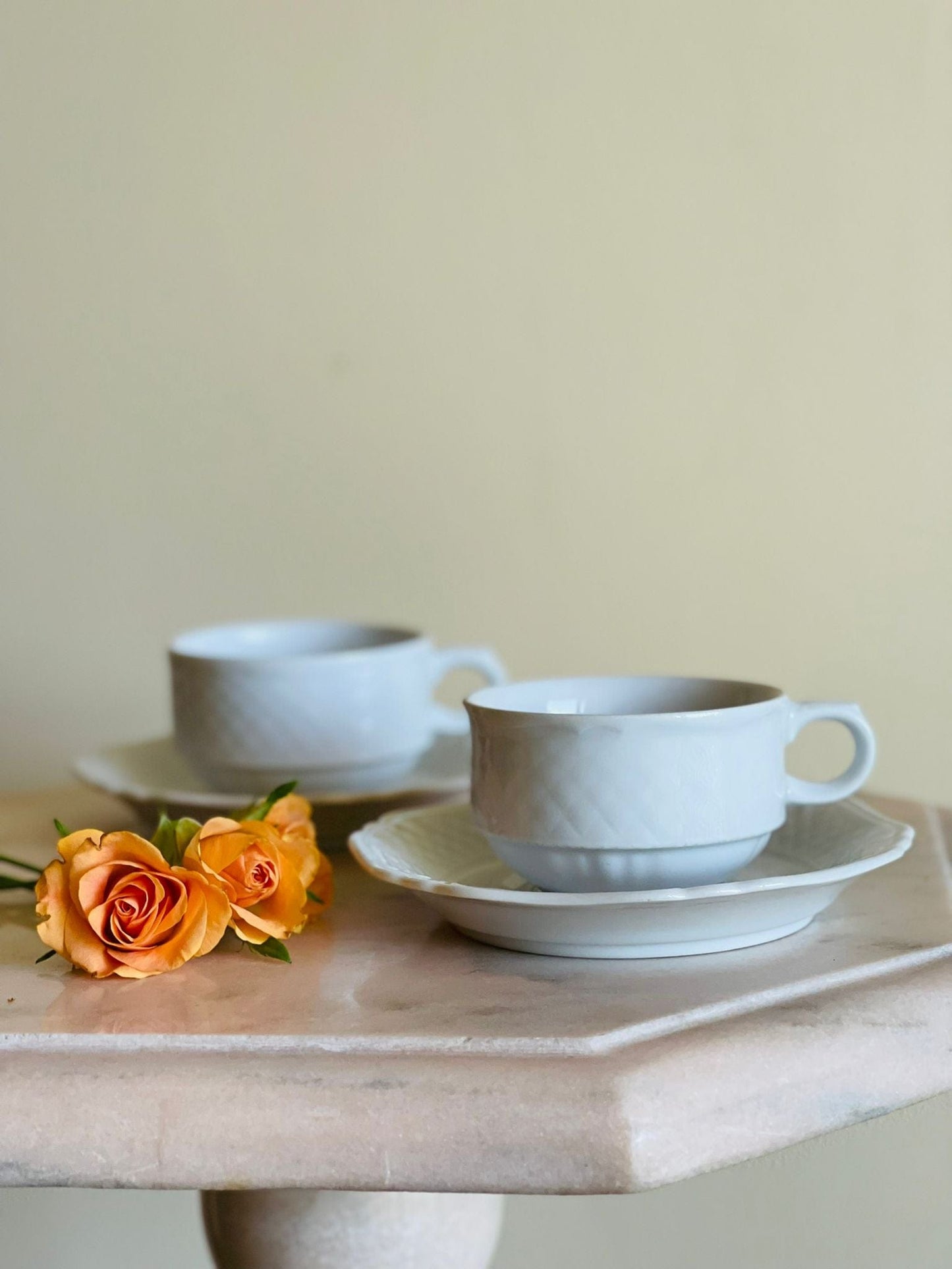 Cafea cu lapte de un alb imaculat, set pentru 2 persoane
