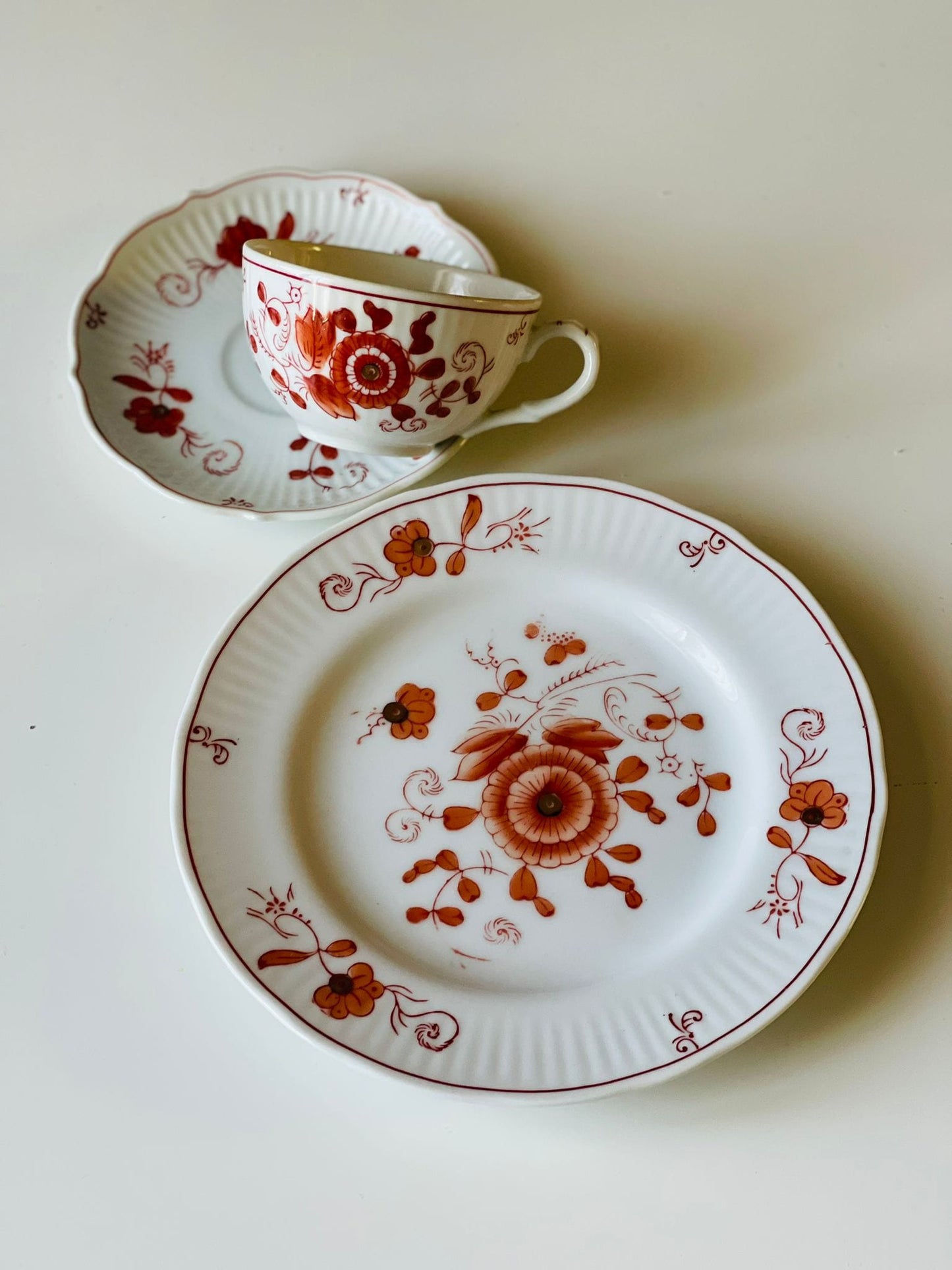 Set mic dejun dantelat, cu flori corai