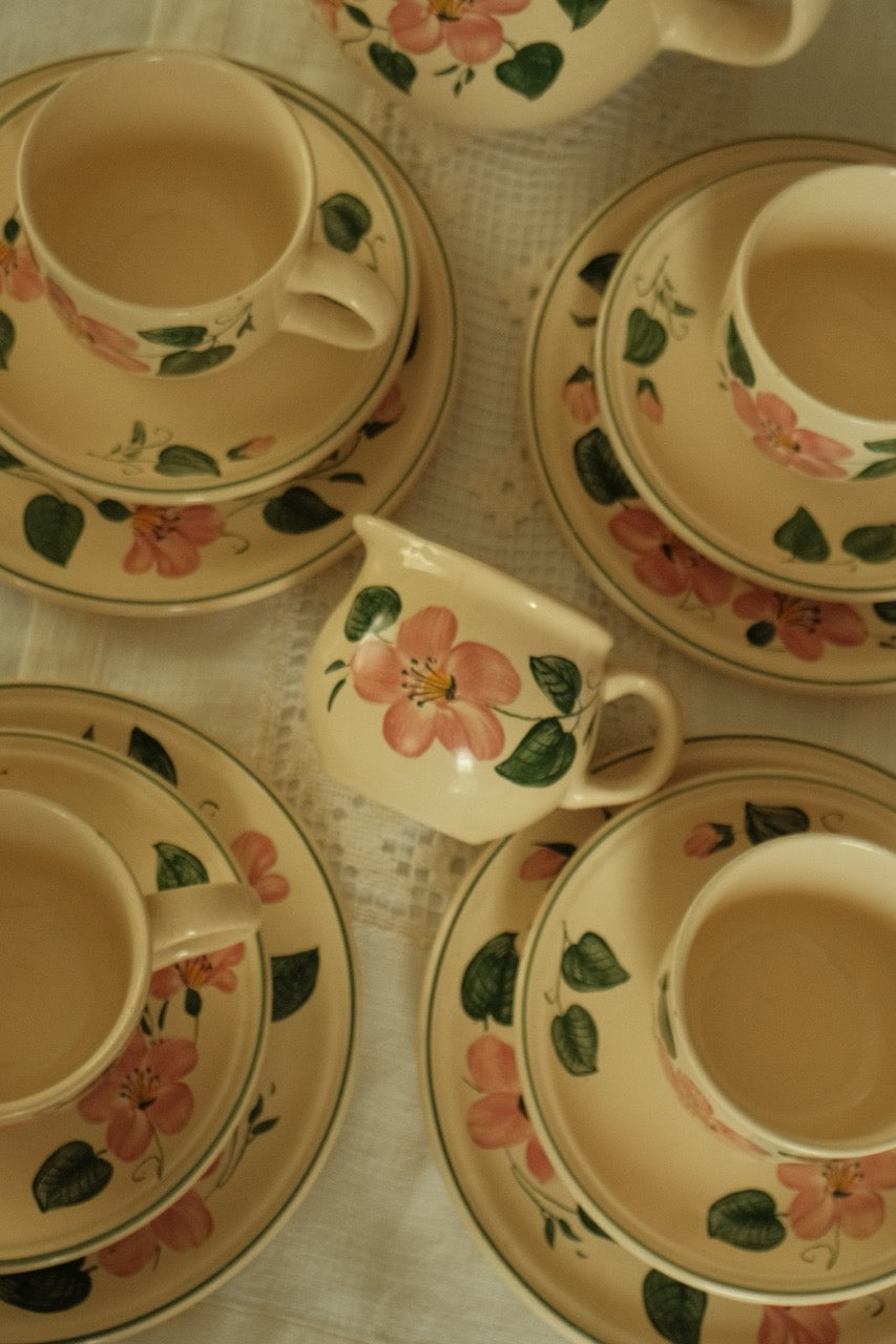 Set de ceai din ceramică cu floricele bej - 4 persoane