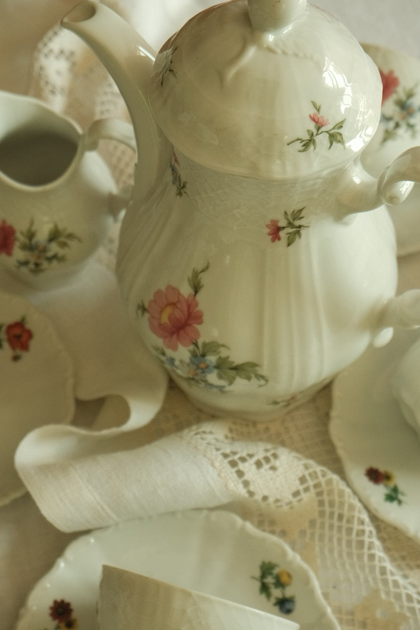 Set ceai/cafea cu flori colorate