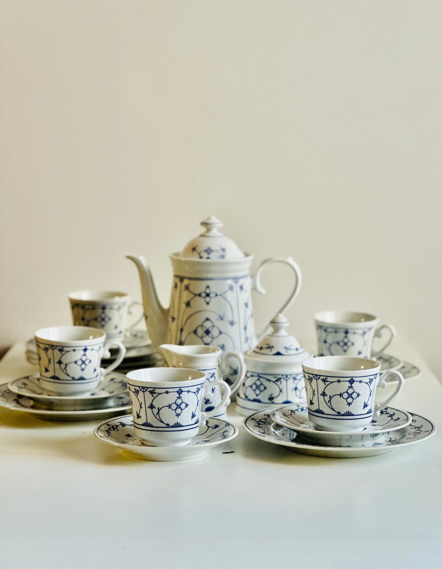 Albastru și geometrie, set de ceai/cafea