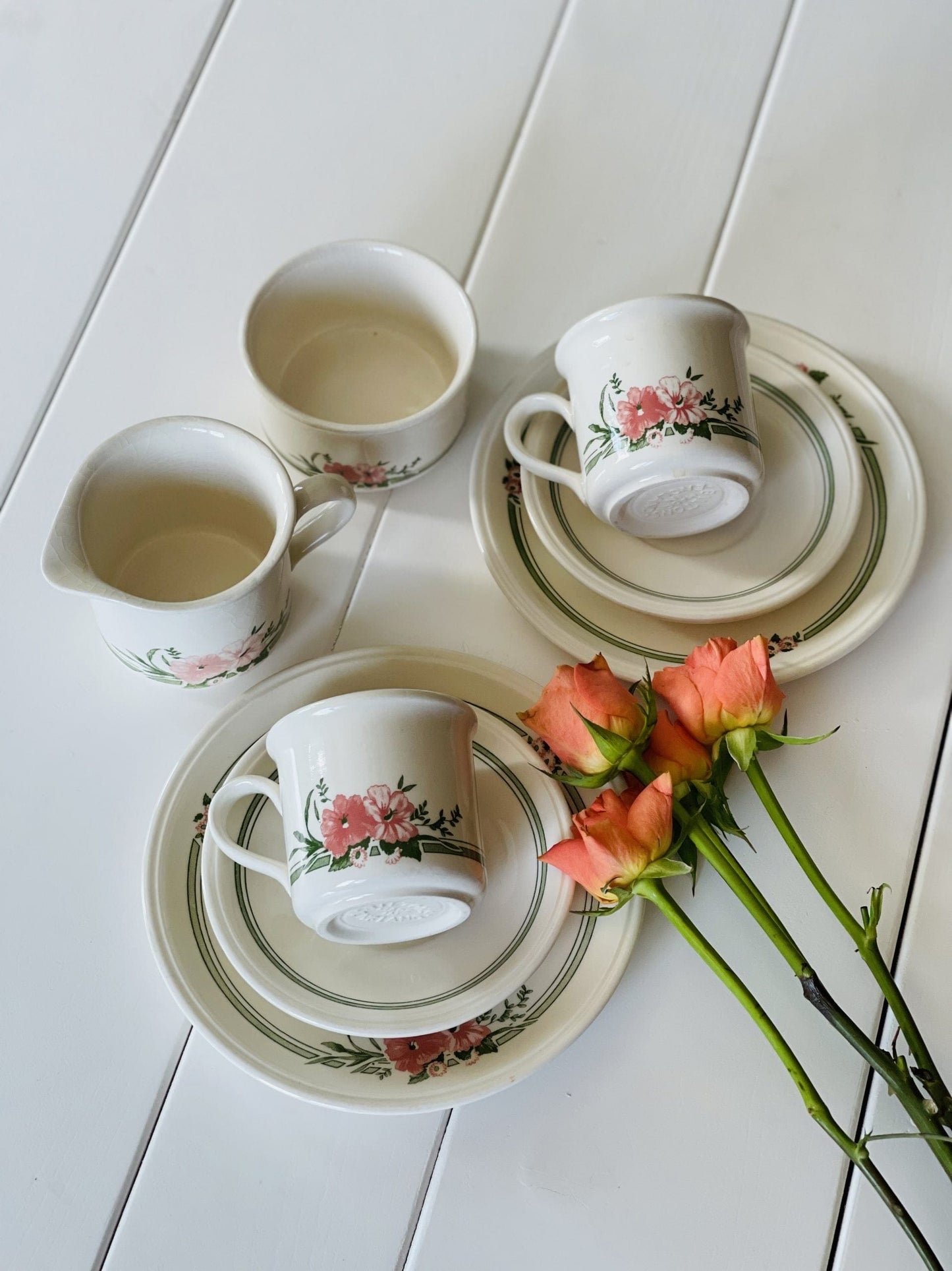 Set mic dejun ceramică bej cu flori corai