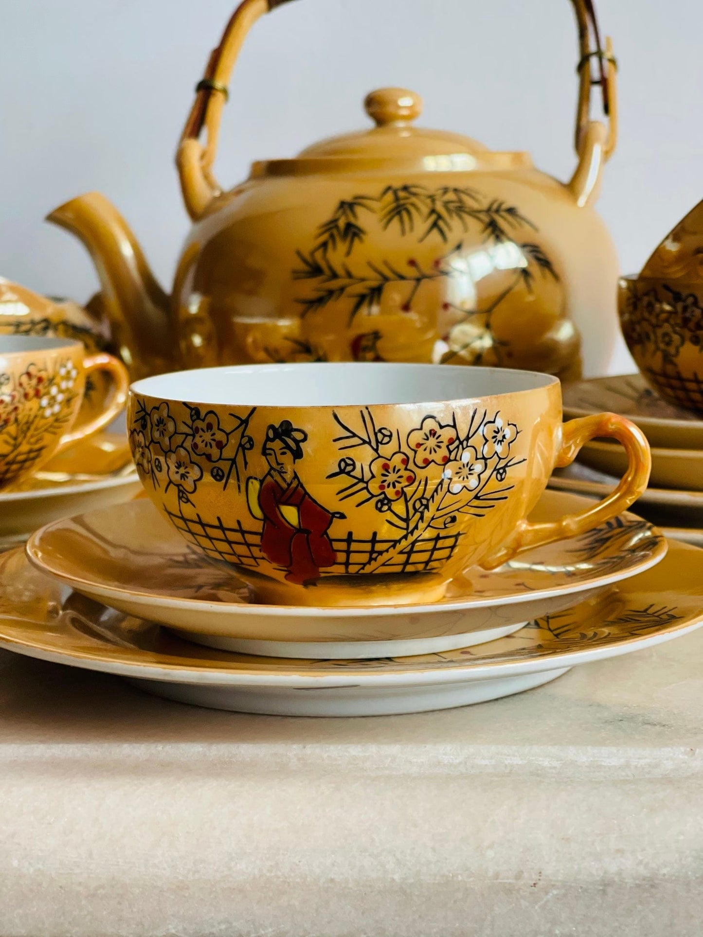 Set de ceai/cafea porțelan japonez auriu pictat manual cu gheișe și păsări